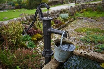 manual water pump